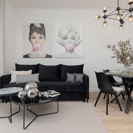 Fashionable City Center Apartment By Noclegi Renters วอร์ซอ ภายนอก รูปภาพ